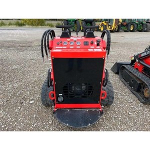 Mini-chargeuse sur chenilles AGROTK LRT23 2023 avec moteur EPA, chargeuse frontale avec composants de pompe, état neuf et occasion - Product Image 6