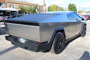 2024 Tesla cybertruck AWD ไฟฟ้า Sedan จัดส่งฟรีกล่องเกียร์อัตโนมัติแสงหนังภายในแบตเตอรี่ลิเธียม114 Mi 100 km