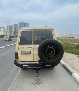 Meilleure Offre LandCruisers 70 |   Conduite à droite uniquement |   Moteur diesel 4,5 L |   SUV tout-terrain commercial 4x4 - Product Image 6