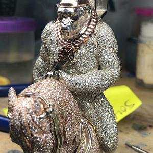 Pendentif Gorille 3D Personnalisé de Haute Qualité, Breloque Hip Hop Iced Out, Diamant Simulé, Argent Sterling 925 Plaqué Or 14K, Bijou Bling - Product Image 4