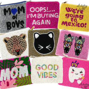 Mini porte-monnaie en coton fait main de qualité supérieure, brodé de perles de rocaille, pochette zippée, motif animalier ou texte personnalisé, avec chaîne de transport - Product Image 1