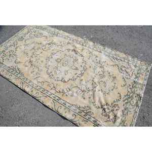 Alfombra Turca Vintage, Alfombra de 4.2x7.8 pies, Alfombra Beige con Estampado Animal - Product Image 4
