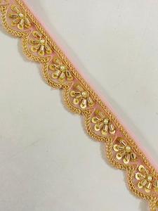 Bordure en sequins brodés sur mesure avec un design moderne, en polyester et rayonne lavable et écologique, pour vêtements et chaussures - Product Image 3