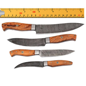 Ensemble de couteaux de cuisine faits à la main en acier Damas massif Couteau de chef tranchant sur mesure en acier inoxydable Sac à roulettes en cuir Manche en bois - Product Image 6