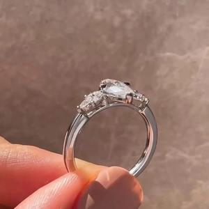 Anillo de Diamantes de Plata de Ley 925 al por Mayor, Joyería Elegante para Mujer, Regalos de Aniversario Disponibles a Precio de Fábrica - Product Image 3