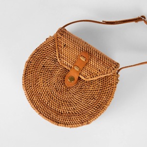 Sac rond en rotin durable, sac à main pour femme de haute qualité, prix abordable, avec fermeture à rabat. - Product Image 3