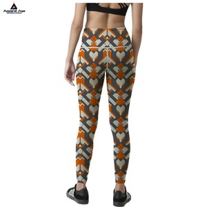 Venta directa de fábrica de alta calidad personalizada sublimación Yoga Leggings para las mujeres hechas de poliéster Spandex bajo precio al por mayor - Product Image 3