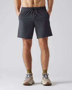Shorts de course pour hommes personnalisés, sportifs, solides, à séchage rapide, pour la salle de sport, la course à pied, la fabrication au Pakistan - Product Image 2