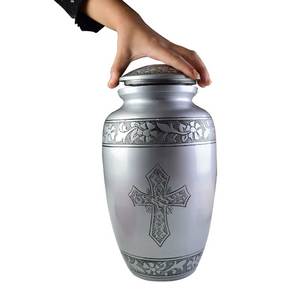Urnes de crémation en aluminium faites à la main pour cendres humaines urne funéraire indienne de vente chaude exportateur - Product Image 4