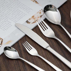 Ensemble de couverts en argent pour une salle à manger moderne, couverts en acier inoxydable durables pour la maison, la cuisine, les fêtes et les restaurants - Product Image 6