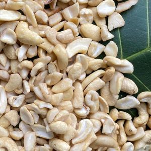 High Quality Vietnam Santigo Cashew Nuts 240 Wholesale Cashew Nuts <b>Tin</b> Box Customized Packaging - Product Image 1