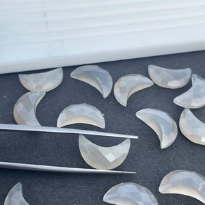 Piedra De Luna gris natural con forma de luna facetada Briolette cuentas de piedras preciosas sueltas hilo suministros de joyería al por mayor - Product Image 2