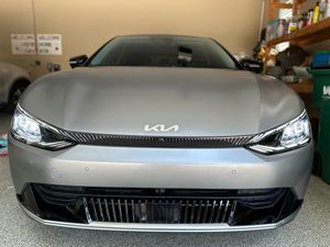 Kia EV6 2022 GT-Line AWD, Paquete de Primera Edición con Cuádruple Motor, Sedán con Carga Ultra Rápida de 800V CC, Batería de Litio Automática Ligera - Product Image 4