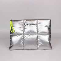 Housse pour ordinateur portable matelassée en tissu matelassé Argent métallisé Pochette de protection de transport Absorption des chocs douce Léger Accessoire de mode
