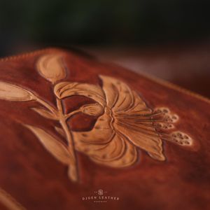 Bolso de mano hecho a mano de cuero genuino para mujer, bolso de hombro con tallado Floral artístico para estilo informal a Formal, elegante Vintage - Product Image 2
