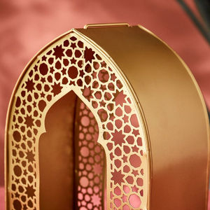 Nouvelle Lanterne Marocaine en Fer Doré Durable, Faite à la Main, Élégante, en Métal Embossé, Porte-Bougie Décoratif pour le Ramadan à la Maison - Product Image 5
