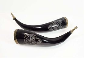 Corne à boire en métal sculptée de style bateau viking artisanale avec support en fer et corne à bière personnalisée avec des caractéristiques durables - Product Image 5