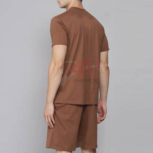 Conjunto de Camiseta y Pantalones Cortos de Alto Rendimiento, Tejido Transpirable para Entrenamientos Intensos y Trotar - Product Image 3
