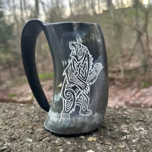 Jarra de cuerno hecha a mano para beber al estilo vikingo, auténtica jarra de cuerno de búfalo para amantes de la cerveza, jarra de cuerno de vaca natural para bar o club. - Product Image 1