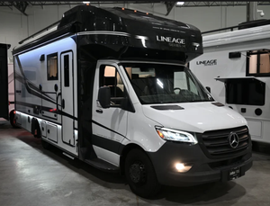 Oferta Especial: Autocaravana de Lujo Usada 2025 Grand Design LINEAGE SERIES_M 25FW - Envío a Todo el Mundo - Product Image 1
