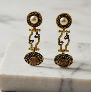 Boucles d'oreilles traditionnelles anciennes, conçues pour les mariages, les fêtes, les occasions festives et les événements culturels, avec un design ethnique élégant pour femmes - Product Image 4