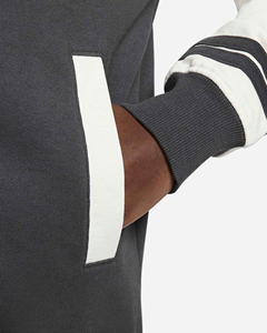 Chaquetas Varsity Personalizadas al por Mayor 2025 con Logotipo Bordado, Mangas de Cuero, Estilo Urbano Informal para Hombre y Mujer - Product Image 5