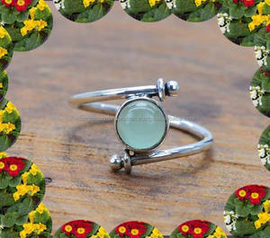 Cadeau pour la Saint-Valentin Opalite Quartz Rond Cabochon Gemstone Ring 8 mm in Size Sterling Silver Bezel Setting Ring for Engagement - Product Image 5