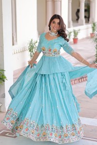 Lahenga Choli Dupatta Otoño Vintage Dorado con Bordado de Hilos Múltiples Zari y Lentejuelas, Silueta Holgada Completamente Cosida, Estilo Natural - Product Image 4