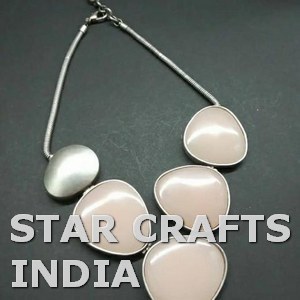 Produit populaire personnalisé en gros Mini Craft Premium Top vente de collier en résine de haute qualité du fabricant indien SCI - Product Image 4