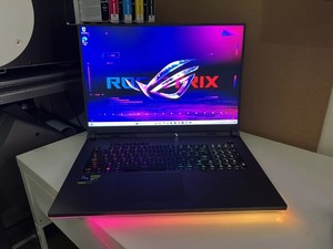 Auténtica Laptop para Juegos ASUS Rog Strix G18 de Nuevo Lanzamiento, Pantalla QHD de 18 Pulgadas, i9, 64GB de RAM DDR5, SSD PCIe de 2TB, RTX 4070 - Product Image 3