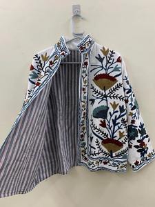 Estilo hecho a mano abrigo terciopelo chaqueta Suzani terciopelo bordado Chaqueta corta ropa de mujer abrigo disponible al mejor precio - Product Image 3