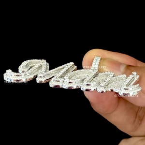 Colgante de Letra Unisex Personalizado con Diamantes Cultivados en Laboratorio, Chapado en Oro de 10K, Corte Brillante Redondo, Estilo Hip Hop - Product Image 5