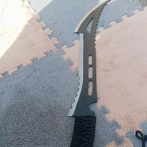 Couteau à lame noire dentelée de 24 pouces à pointe courbe avec manche gainé de cordon – Meilleure vente - Product Image 1