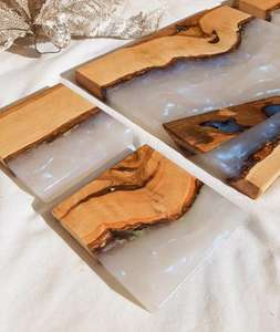 Posavasos decorativos de resina epoxi cuadrada hecha a mano de alta calidad y resina de madera verde mar para regalos de obsequios - Product Image 3