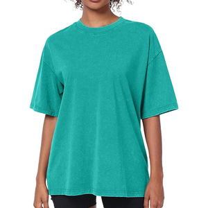 Camiseta gráfica para mujer, camiseta de talla grande con cuello redondo, poliéster transpirable, estilo informal, camiseta de verano, estampado de logotipo personalizado de Color verde - Product Image 2