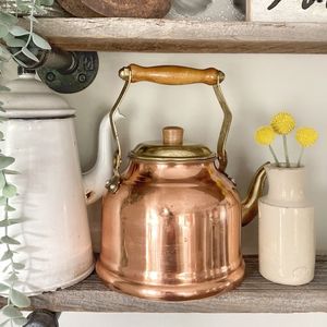 Hervidor de cobre hecho a mano para hervir agua caliente en temas de cocina tradicionales adecuado para coleccionistas de antigüedades - Product Image 1