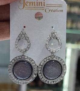 Derniers bijoux indiens de créateurs en gros de boucles d'oreilles jhumka Kundan nouvelles collections pour la collection de boucles d'oreilles élégantes pour femmes 2024 - Product Image 6