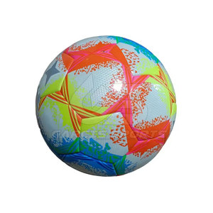 Ballon de football promotionnel personnalisé avec impression de logo idéal pour les événements, les clubs et les campagnes sportives - Product Image 1