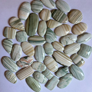 หินขัดหลายสีสำหรับทำเครื่องประดับอัญมณีดาวเสาร์แบบหลวมกำหนดขนาดเองได้ - Product Image 1