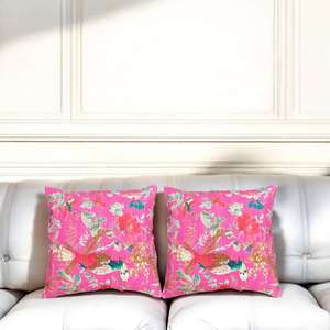 Juego de 2 Fundas de Cojín Cuadradas Estilo Boho de 16x16 Pulgadas, con Diseño Floral y de Aves en Color Rosa, Impresas Digitalmente y Cosidas con Kantha, para Sofá o Cama - Product Image 1