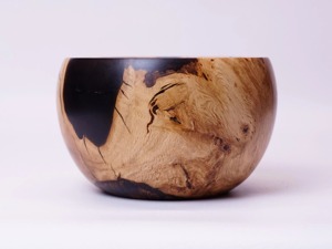 ชามไม้ทำด้วยมือที่สง่างามที่มีเมล็ดพืชธรรมชาติและเรซิ่นสีดำที่สมบูรณ์แบบสำหรับการให้บริการตกแต่งกลางและการใช้งานที่เป็นของขวัญ - Product Image 3