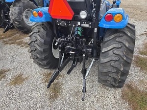 Tractor de Andar LS MT335H 2026 de 60HP con Caja de Cambios y Bomba de Motor - Product Image 4