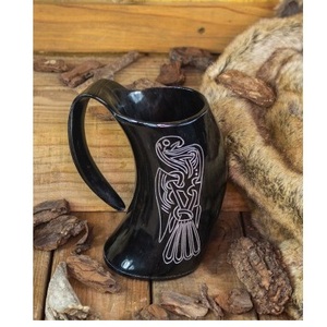 Tasse en corne Tasse à bière Viking de qualité avec poignée en bois Technique polie Beauté naturelle - Product Image 1