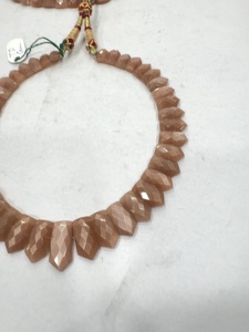 Peach Moonstone Fancy Shape Necklace 20 Inches Buy Sparkling Peach Moonstone Necklace Natural Moonstone - Product Image 6