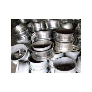 Ruedas de aluminio usadas chatarra procesada y lista para reutilizar en la fabricación de metal - Product Image 1
