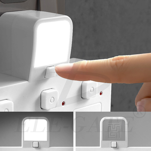 Interruttore per luce notturna da camera da letto con presa multipla e porte USB per apparecchiature elettroniche - Product Image 2