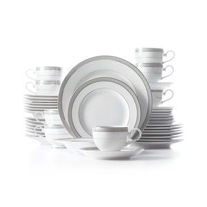 ชุดอาหารมิคาสะ แพลตตินัม คราวน์ คลาสสิค 40 ชิ้น สำหรับ 8 ที่ ทำจากพอร์ซเลน ทนทานต่อการล้างในเครื่องล้างจาน สีขาว - Product Image 3