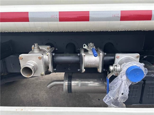 Camión cisterna de agua diésel de 5CBM de capacidad, usado, manual, Euro 5, para limpieza de carreteras - Product Image 4