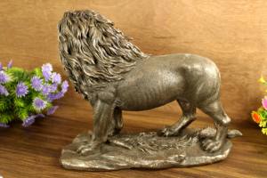 Estatua de León de pie de poliresina, en Base, hecha a mano, para decoración del hogar, acabado de cobre, regalo de Navidad - Product Image 3