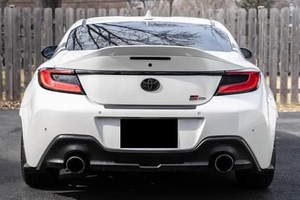 Toyota GR-86 Premium 2023 con Transmisión Automática, Motor V6 Turbo de 4.1-6L, Asientos de Cuero, Techo Panorámico y 5 Plazas - Product Image 4